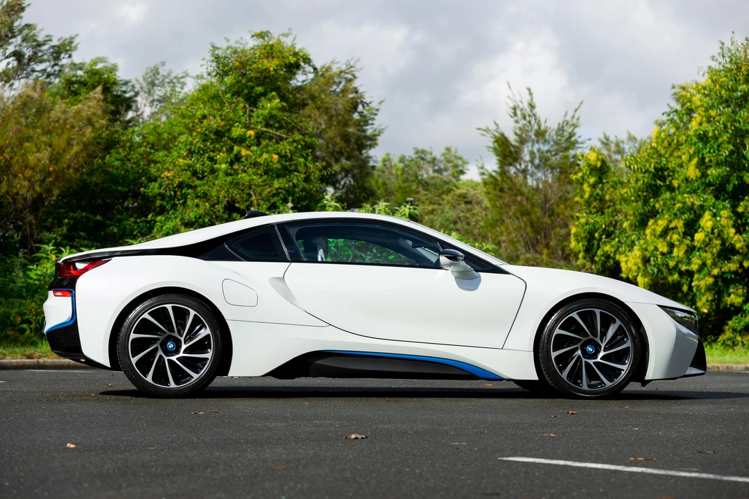 2014 BMW i8 - Image 14 of 31