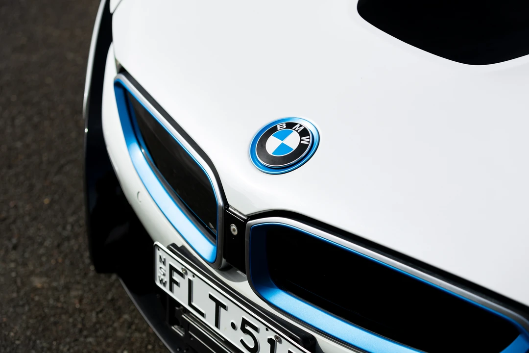 2014 BMW i8 - Image 29 of 31