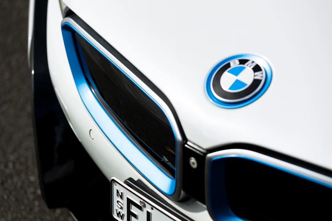 2014 BMW i8 - Image 30 of 31