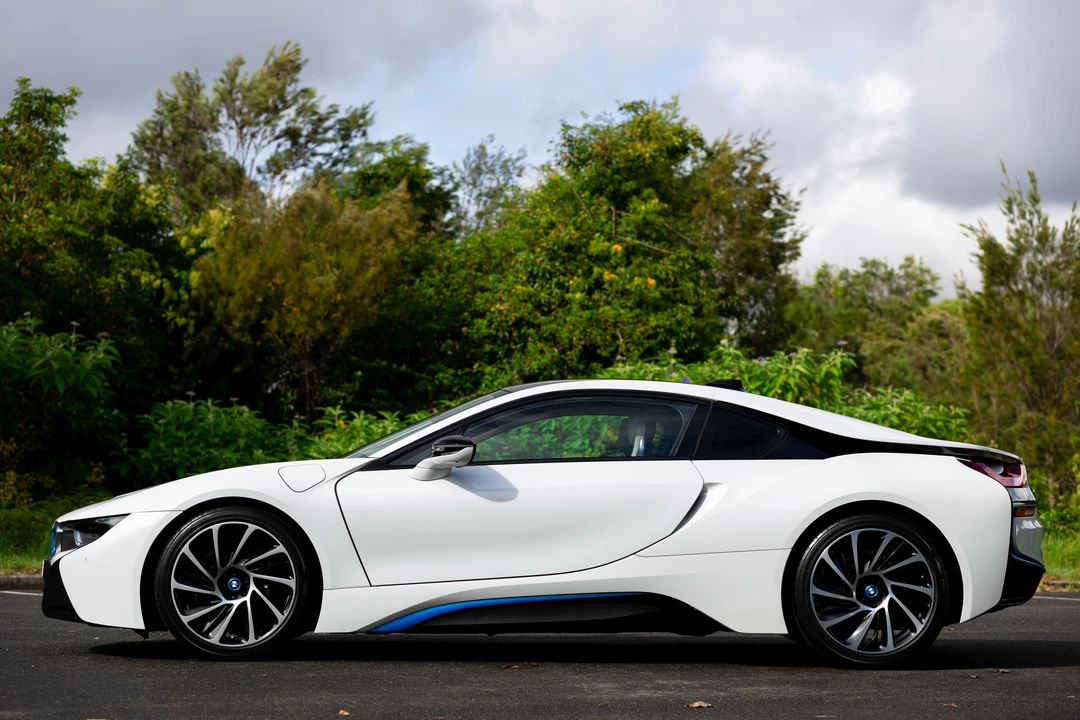 2014 BMW i8 - Image 11 of 31