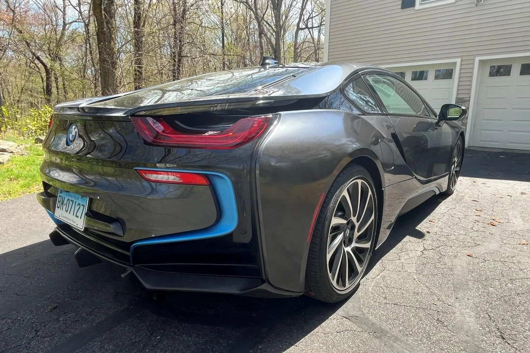 2014 BMW i8 - Image 19 of 31