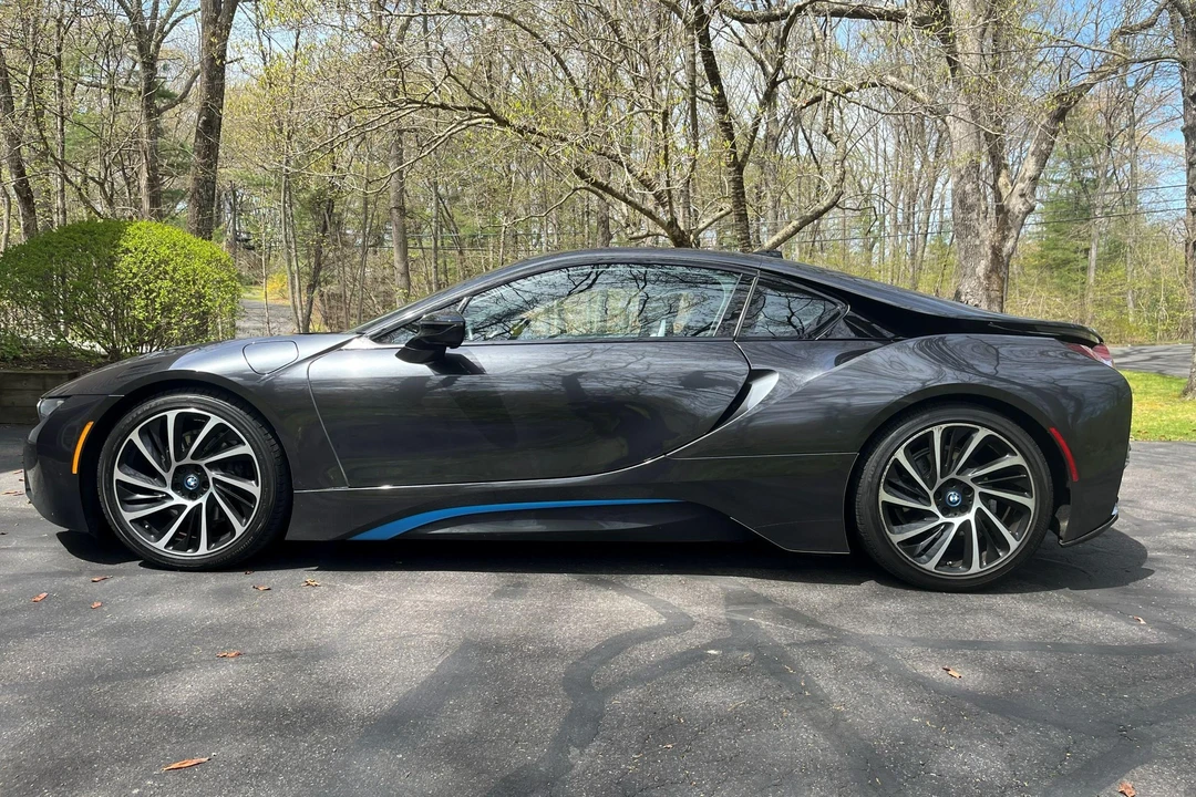 2014 BMW i8 - Image 16 of 31