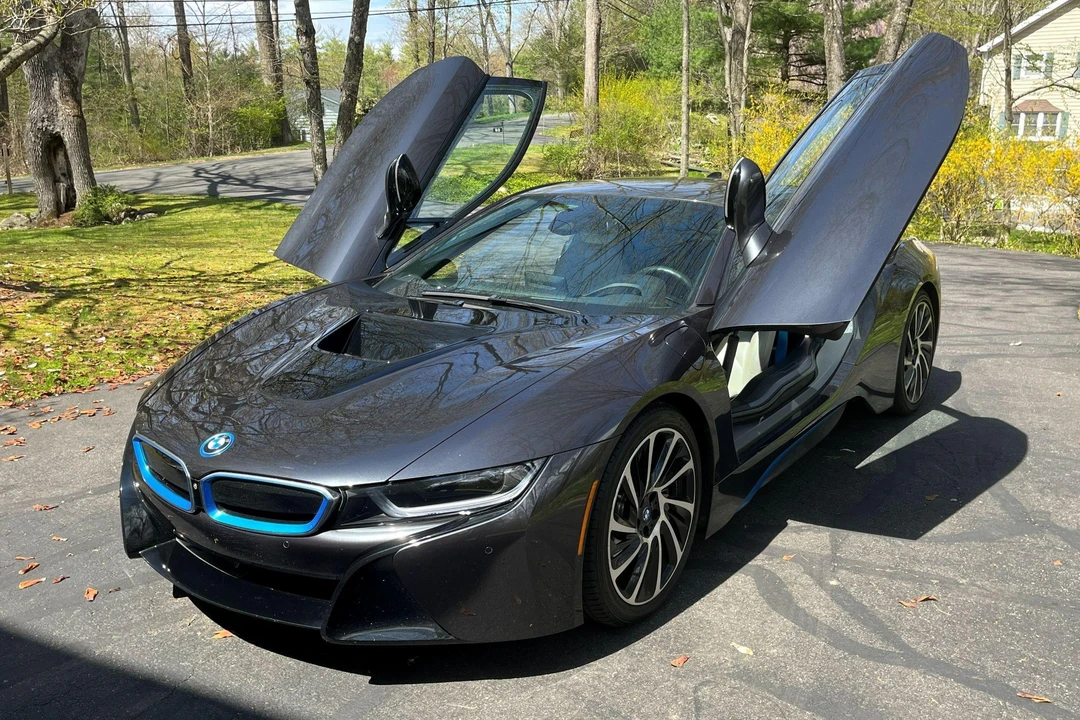 2014 BMW i8 - Image 30 of 31