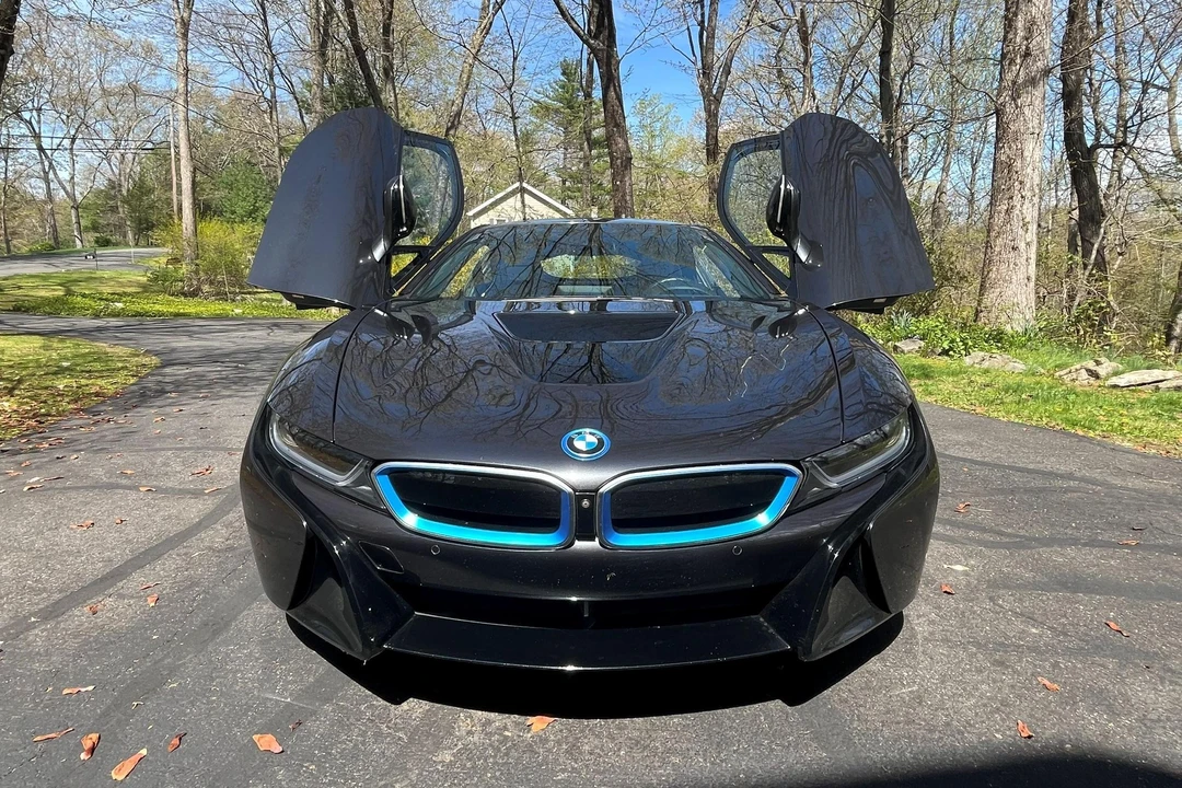 2014 BMW i8 - Image 29 of 31