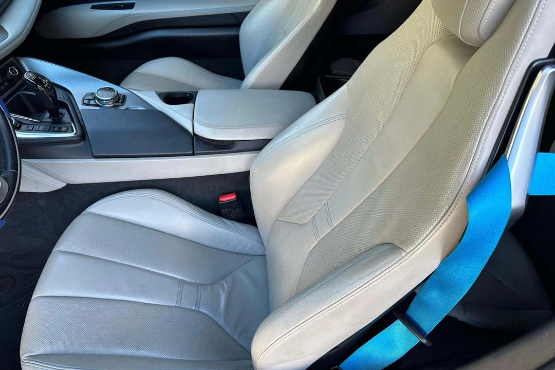 2014 BMW i8 - Image 25 of 31