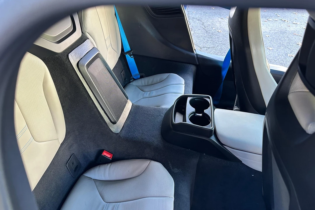 2014 BMW i8 - Image 26 of 31