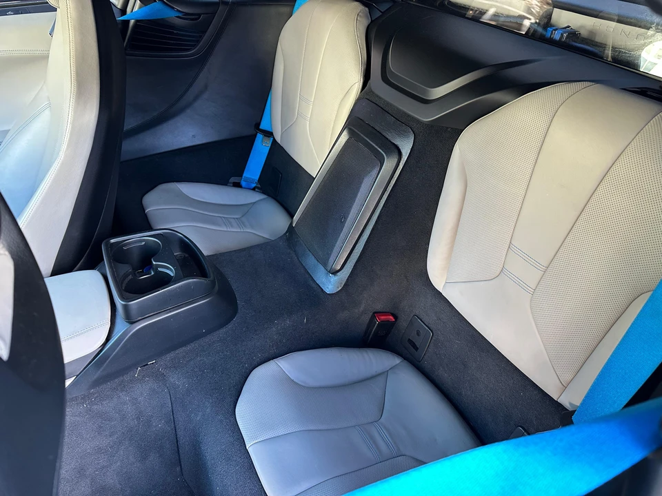 2014 BMW i8 - Image 29 of 31