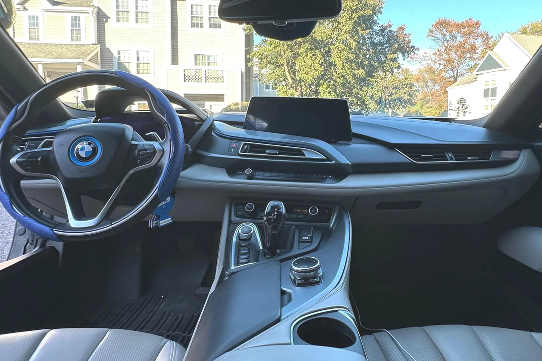 2014 BMW i8 - Image 24 of 31