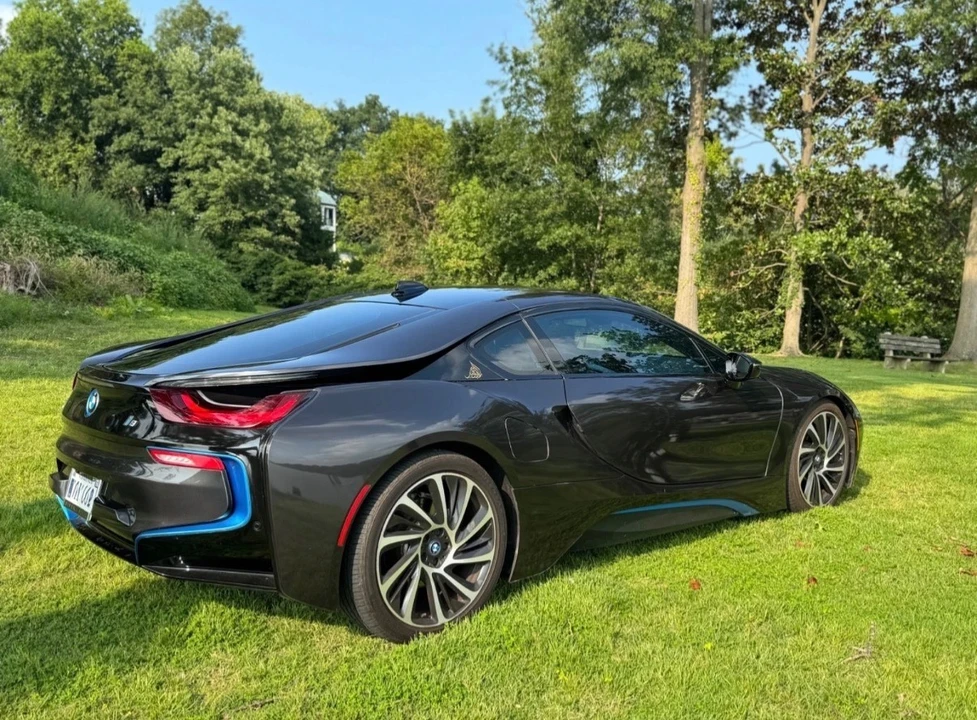 2014 BMW i8 - Image 13 of 21
