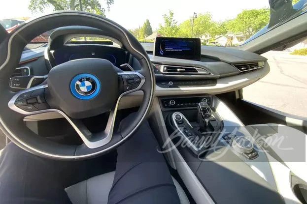 2014 BMW i8 - Image 11 of 12
