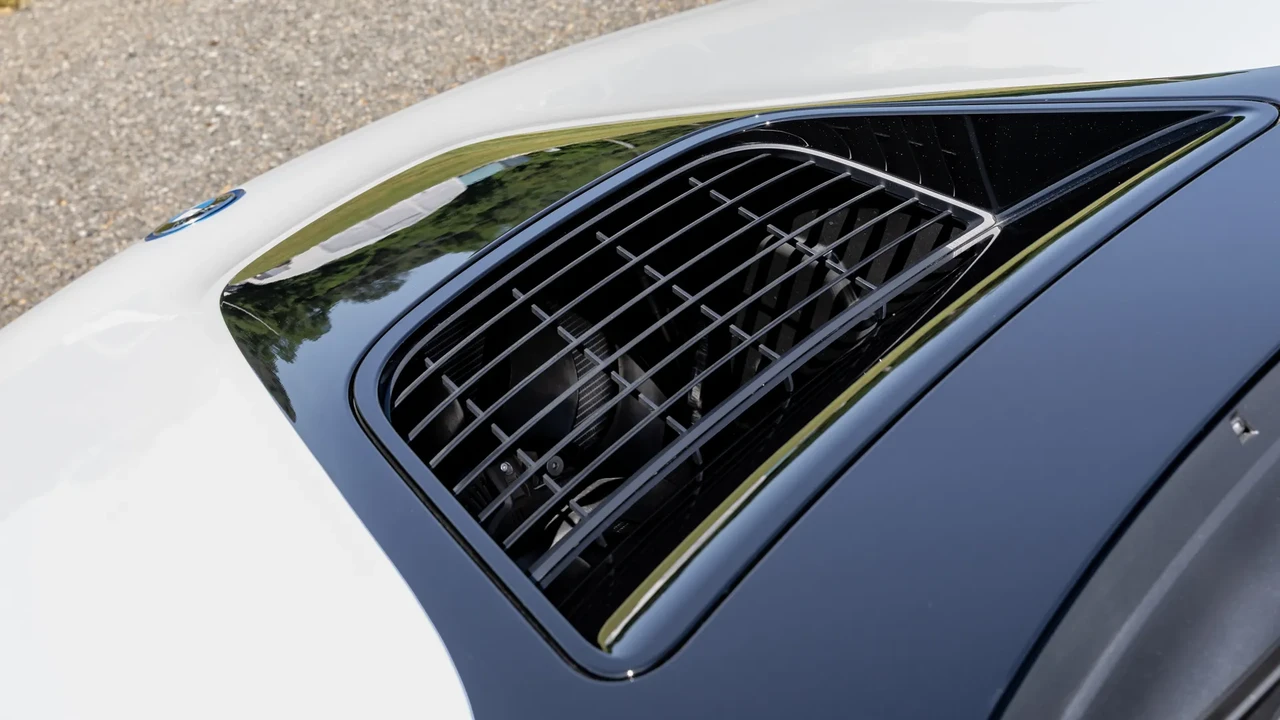 2014 BMW i8 - Image 27 of 31