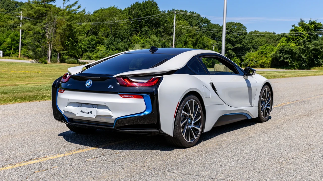 2014 BMW i8 - Image 5 of 31