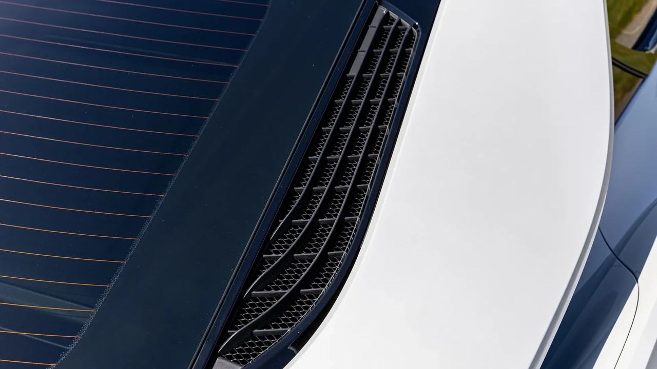 2014 BMW i8 - Image 29 of 31