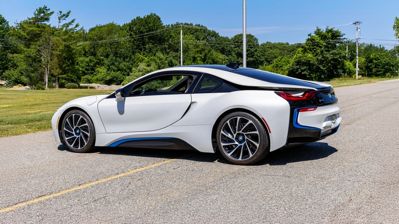 2014 BMW i8 - Image 7 of 31