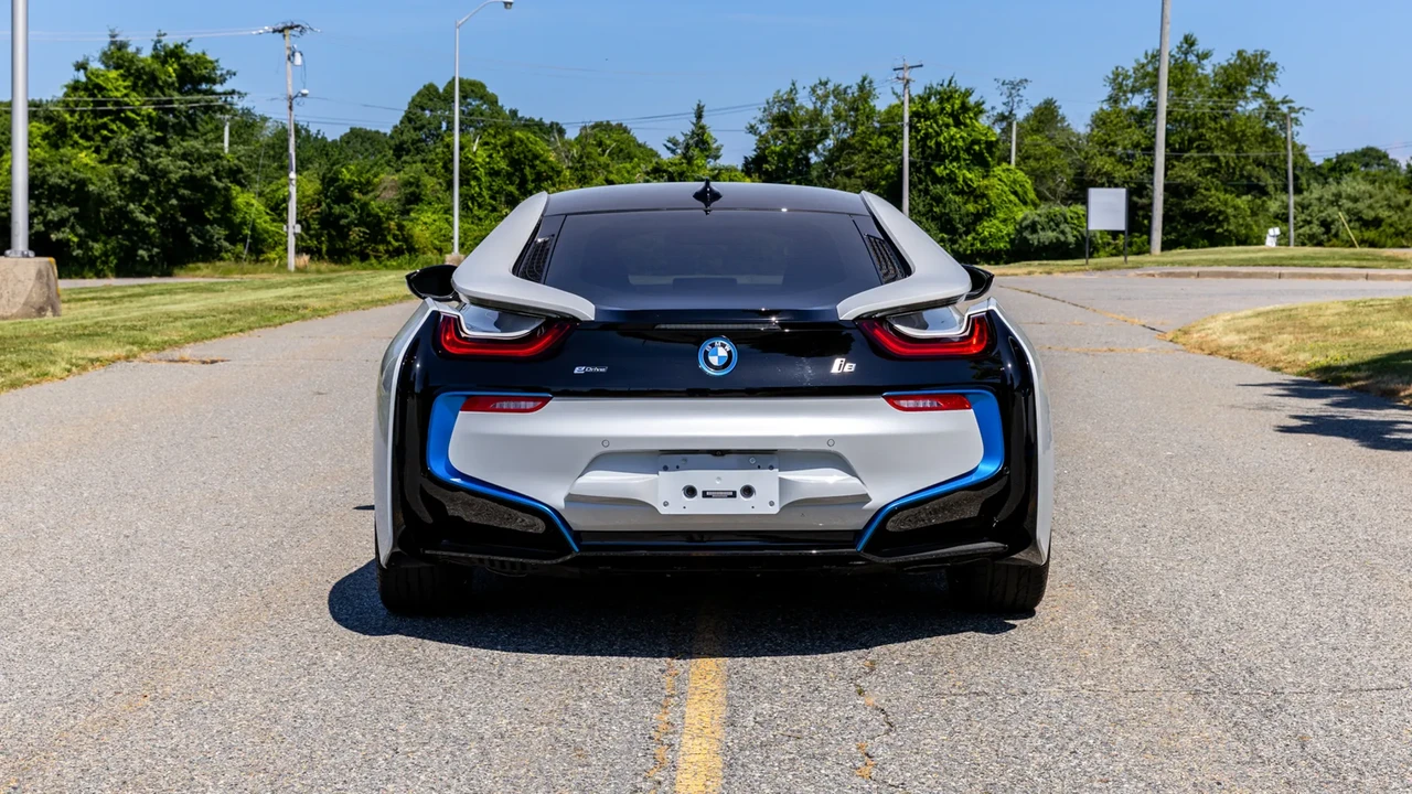 2014 BMW i8 - Image 6 of 31