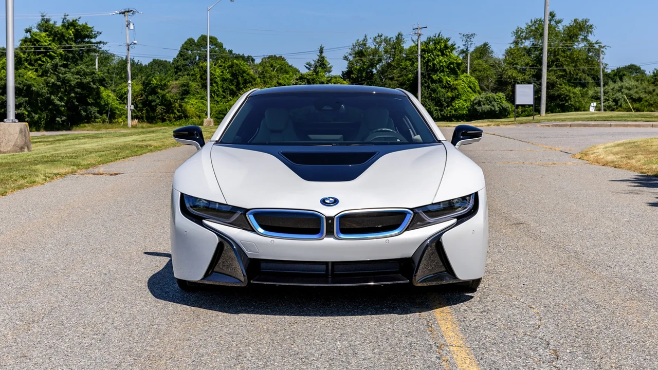 2014 BMW i8 - Image 2 of 31