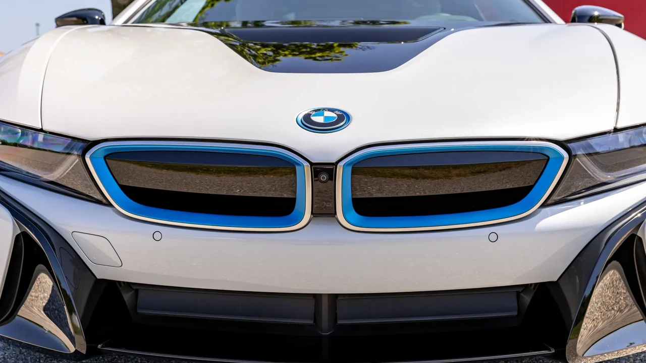 2014 BMW i8 - Image 23 of 31