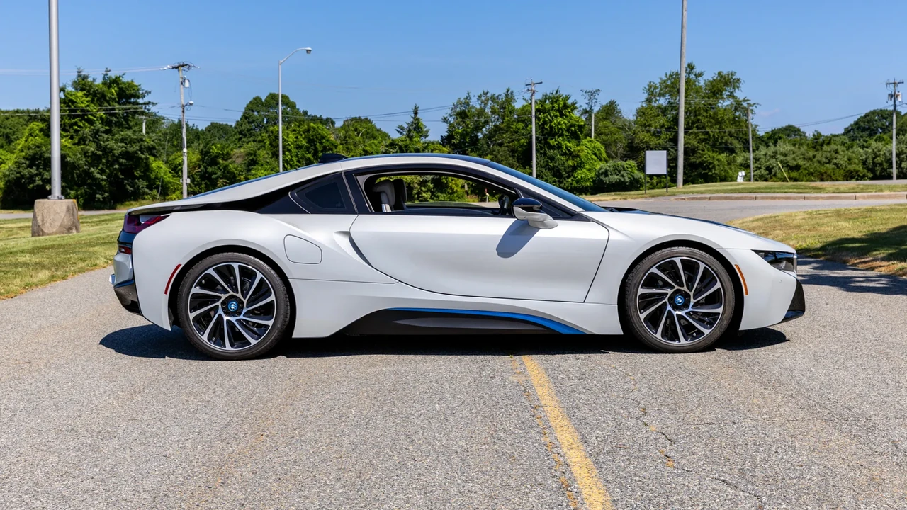 2014 BMW i8 - Image 4 of 31