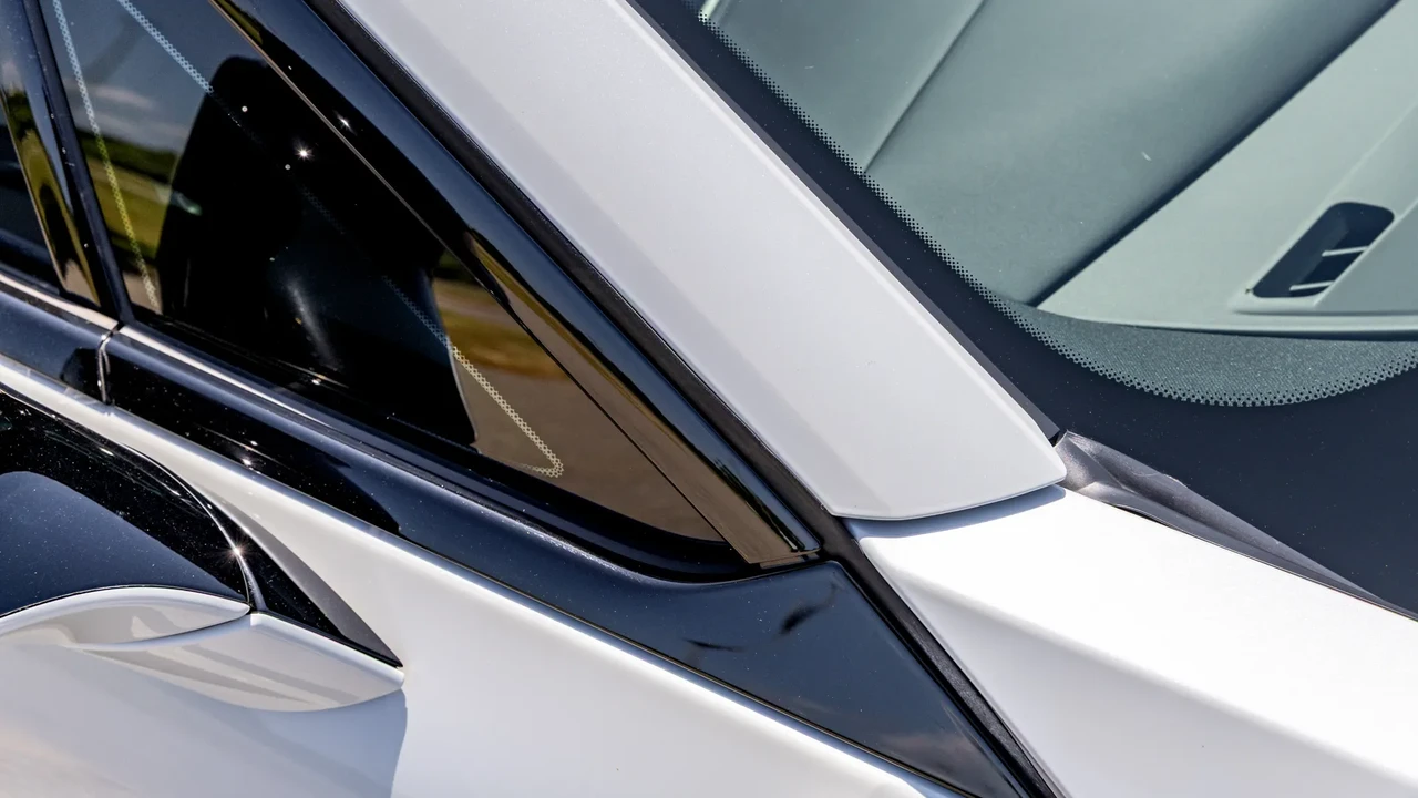 2014 BMW i8 - Image 21 of 31