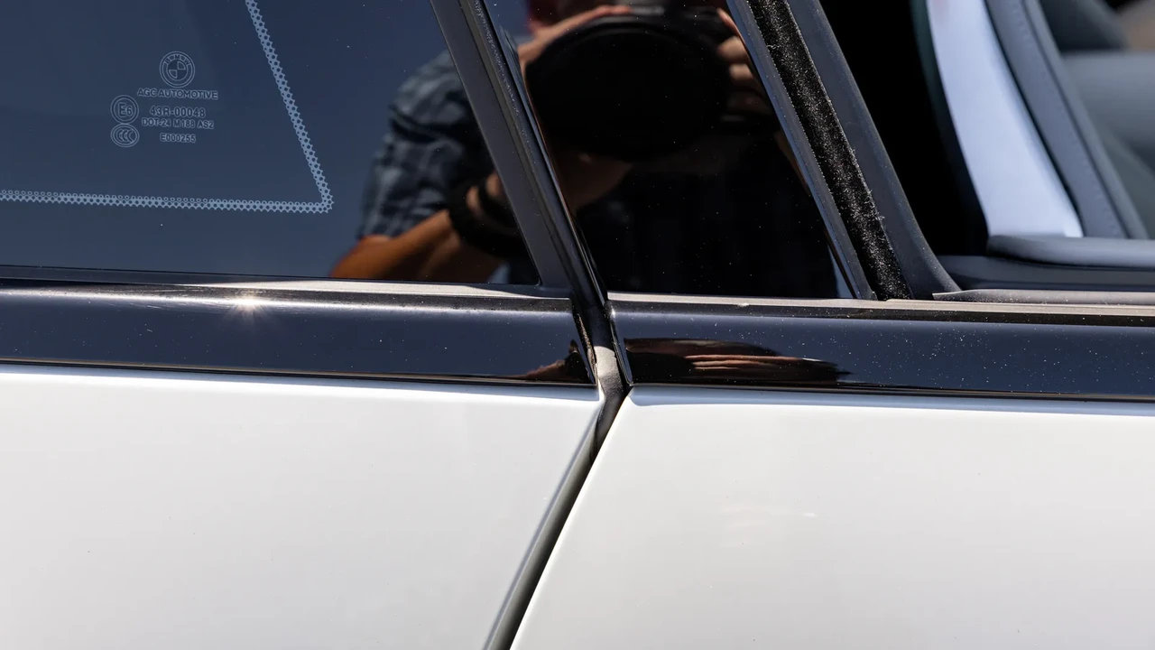 2014 BMW i8 - Image 22 of 31