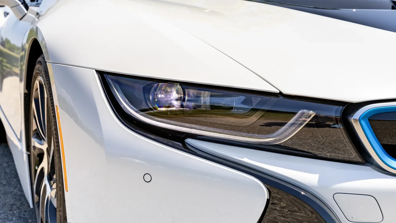2014 BMW i8 - Image 12 of 31