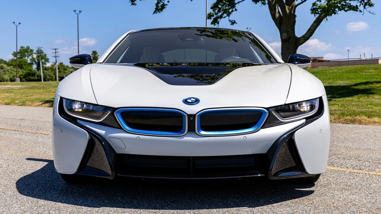 2014 BMW i8 - Image 10 of 31