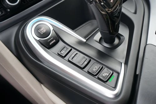 2014 BMW i8 - Image 17 of 20