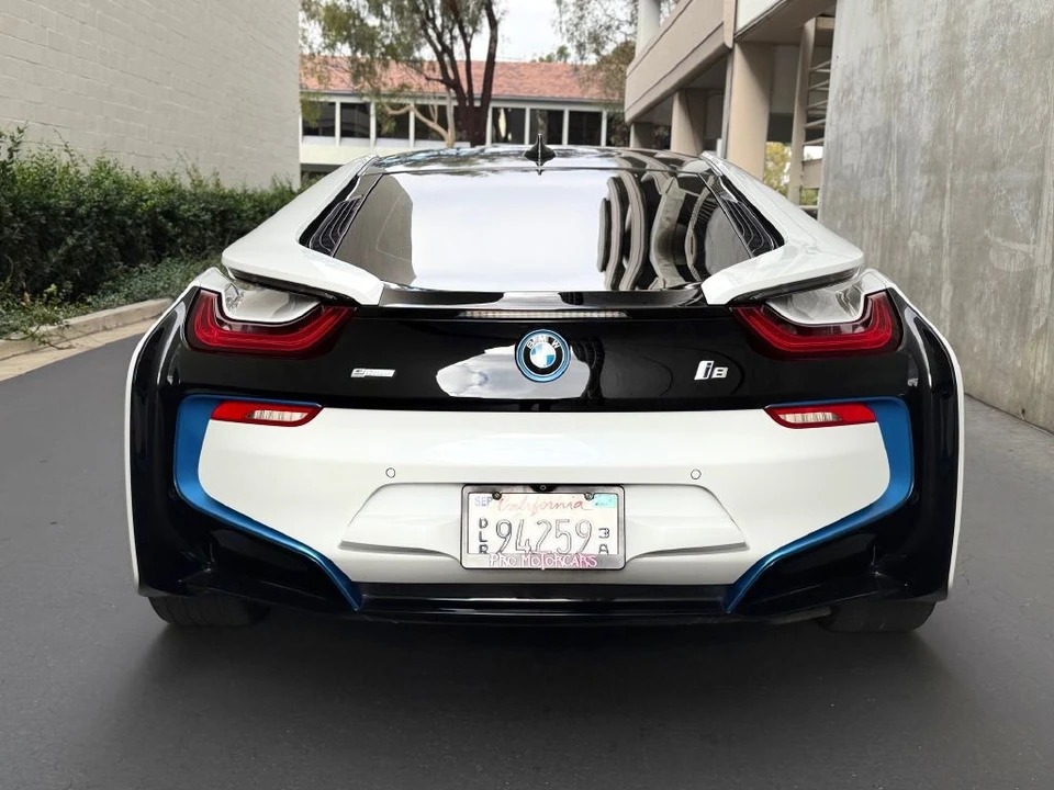 2014 BMW i8 - Image 13 of 21