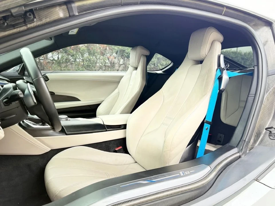 2014 BMW i8 - Image 17 of 21