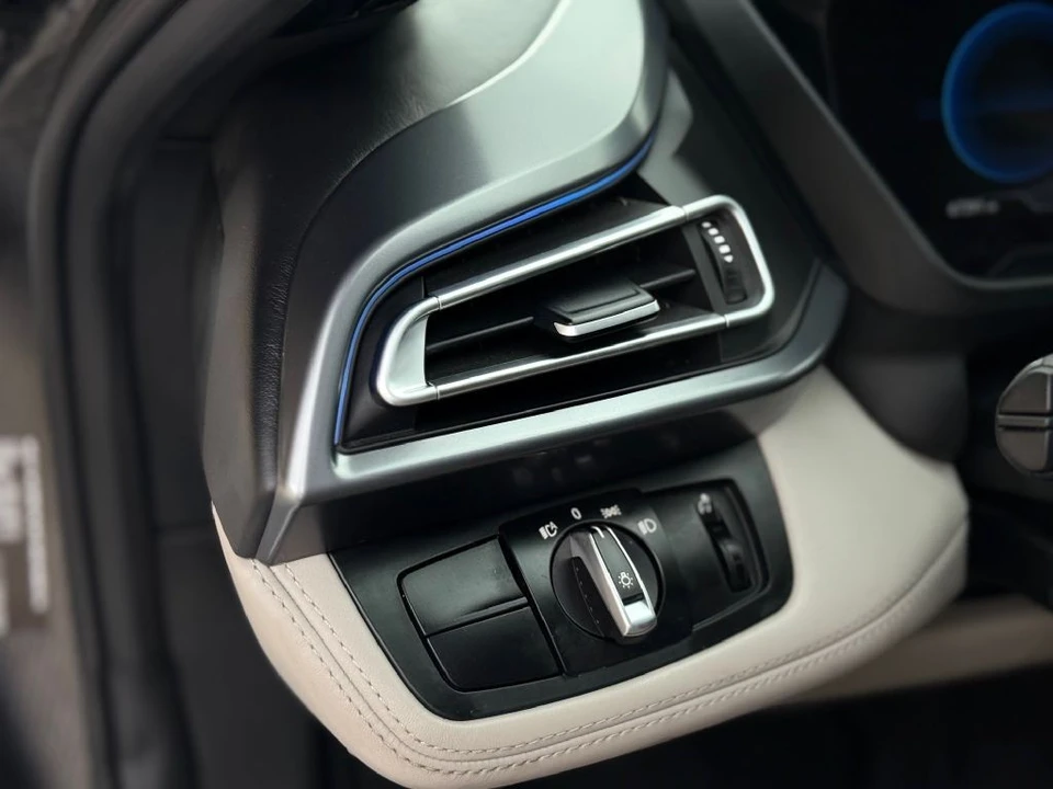 2014 BMW i8 - Image 19 of 21
