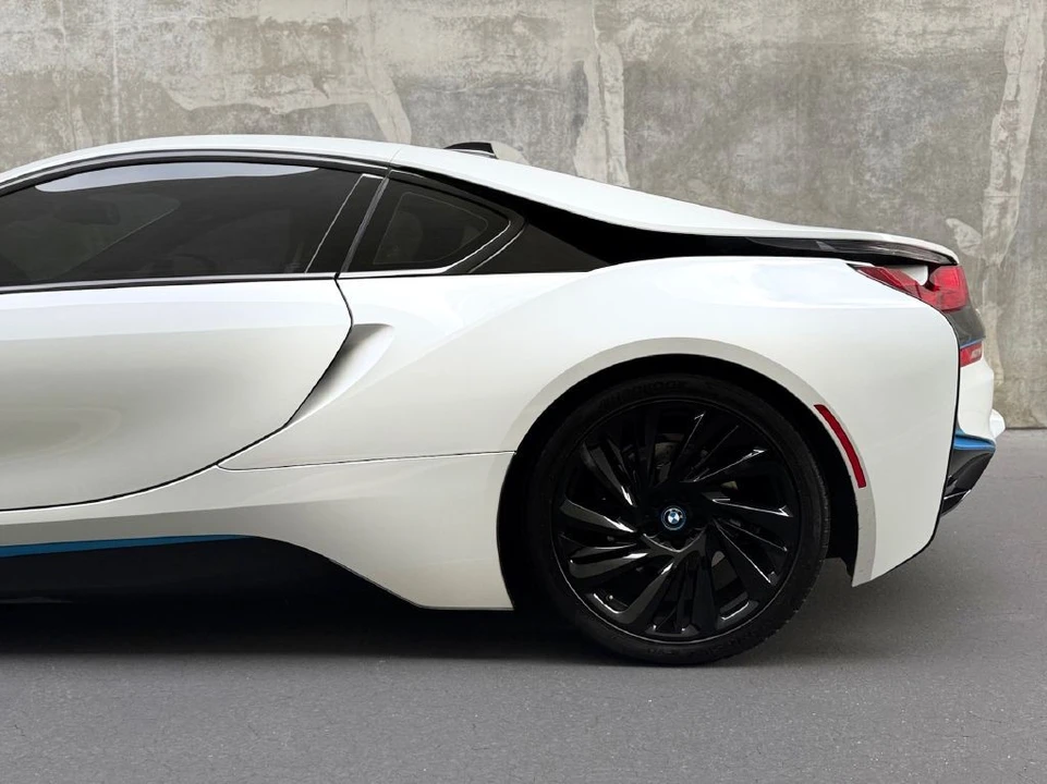 2014 BMW i8 - Image 10 of 21