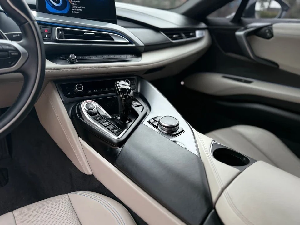 2014 BMW i8 - Image 20 of 21