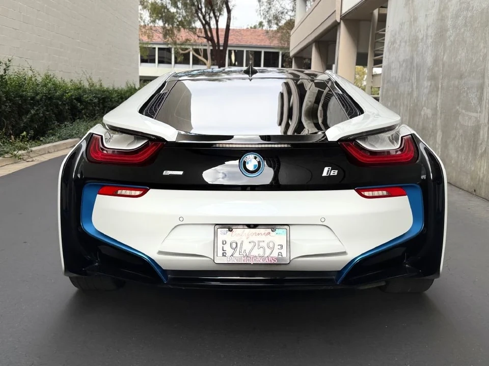 2014 BMW i8 - Image 13 of 21
