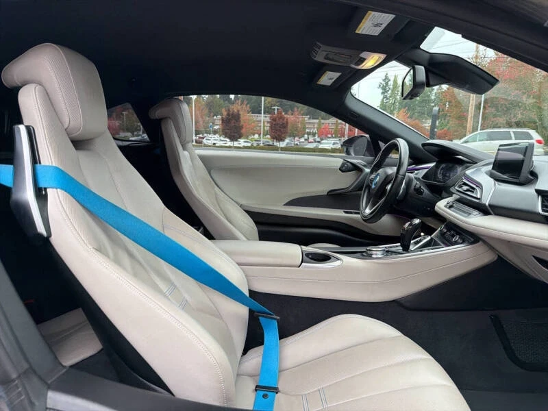 2014 BMW i8 - Image 14 of 17