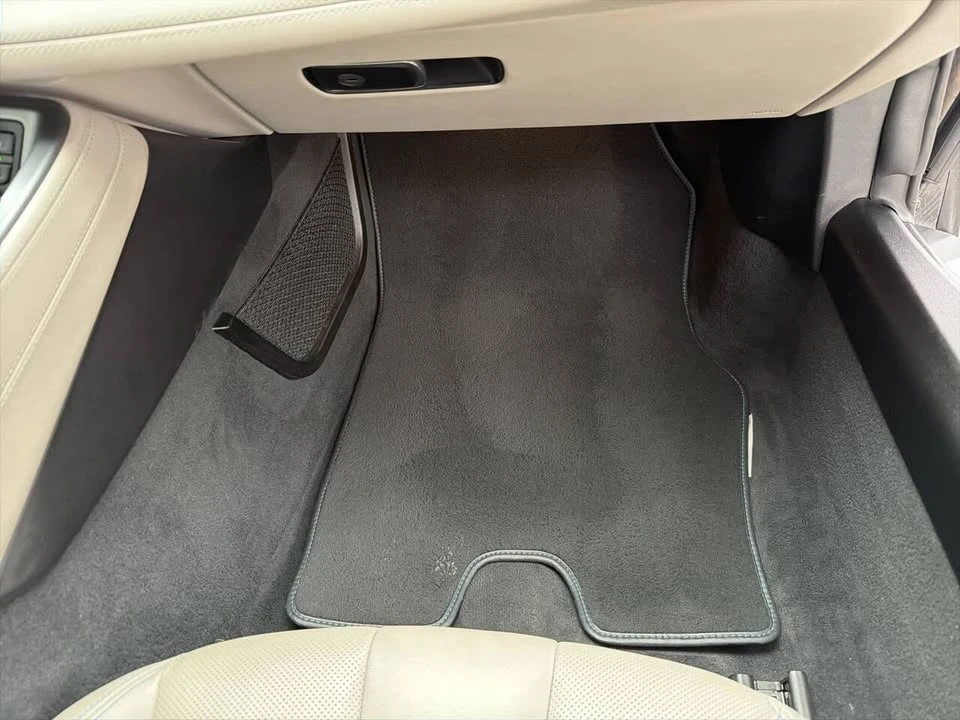 2014 BMW i8 - Image 19 of 20
