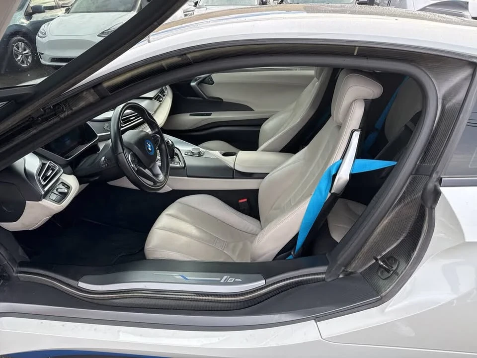 2014 BMW i8 - Image 6 of 9