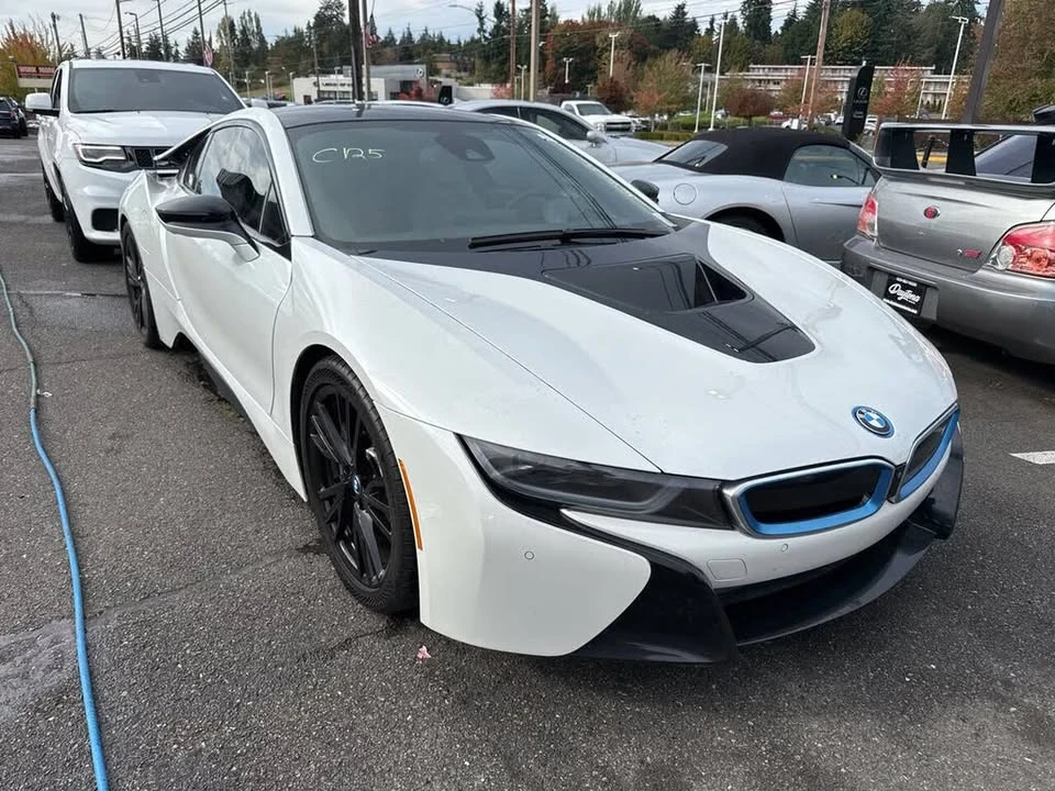 2014 BMW i8 - Image 3 of 9