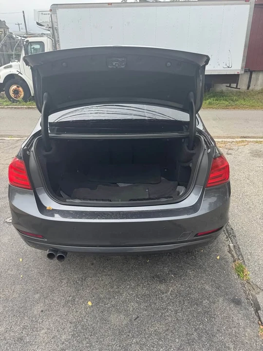 2014 BMW iX - Image 15 of 19