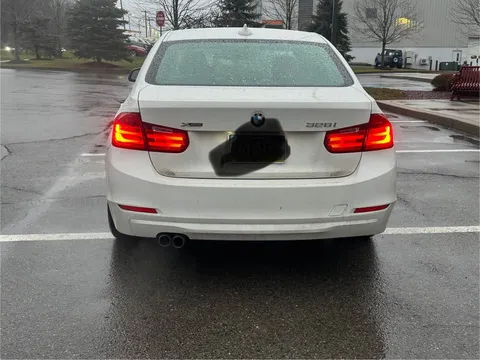 2014 BMW iX - Image 2 of 3
