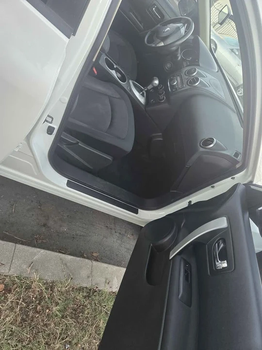 2014 BMW E84 X1 - Image 7 of 17