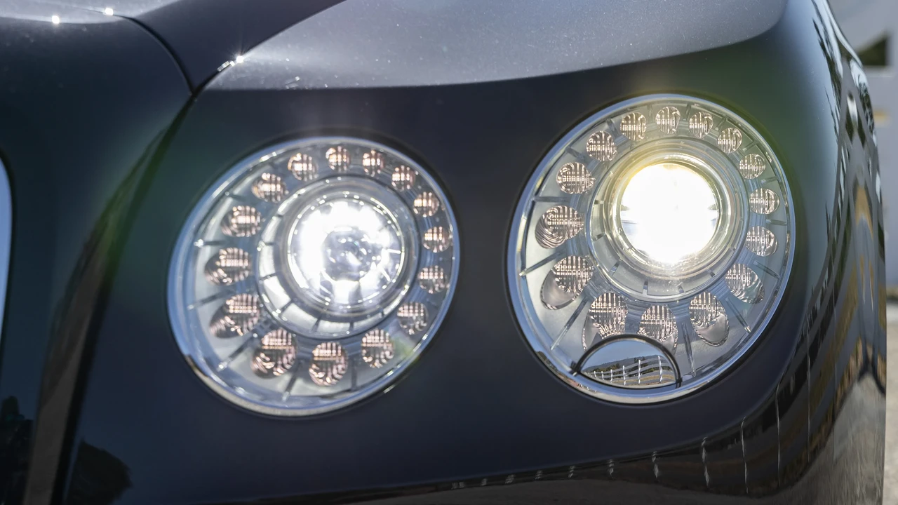 2014 Bentley Continental Flying Spur - Image 12 of 31