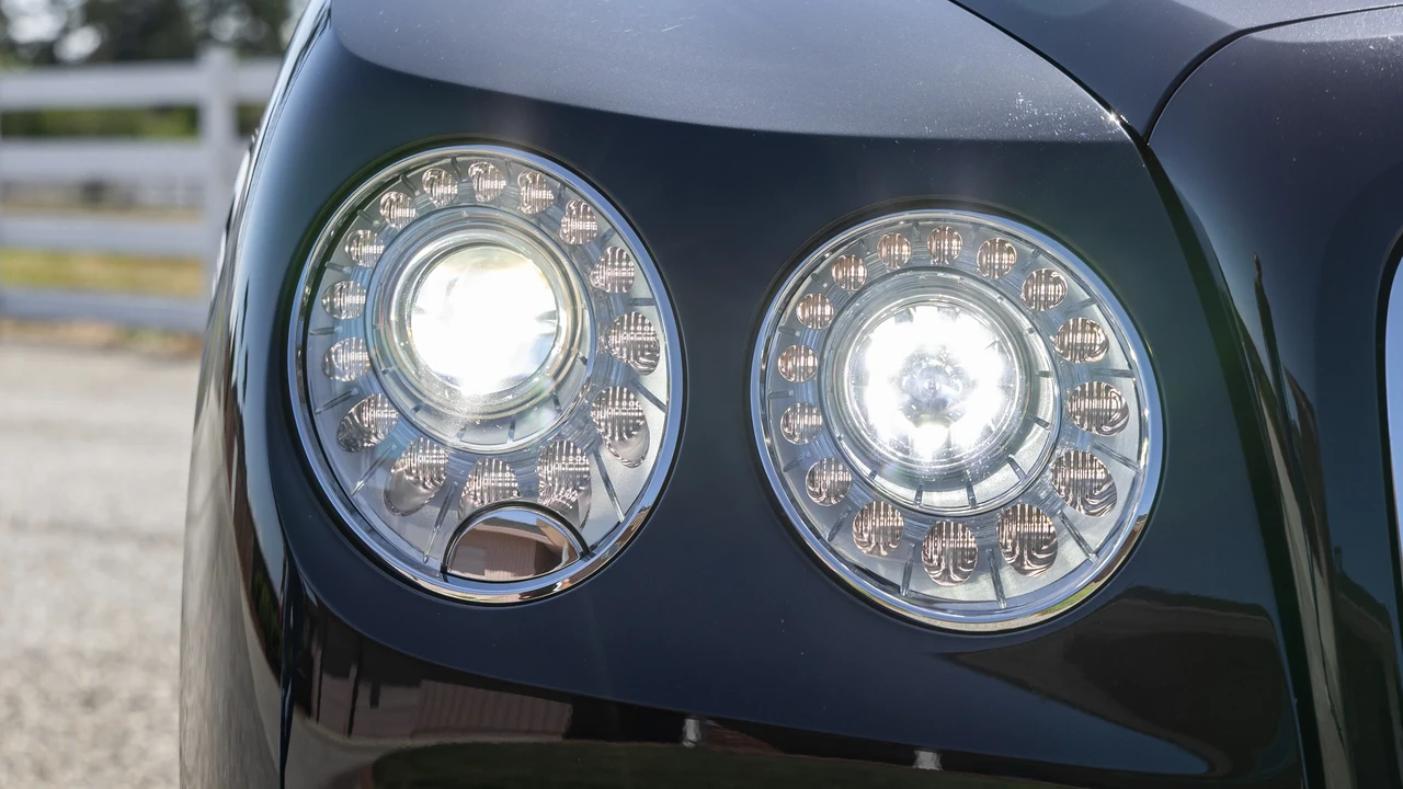 2014 Bentley Continental Flying Spur - Image 11 of 31