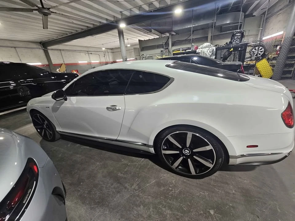 2014 Bentley Continental GT 2nd Gen - Image 17 of 18
