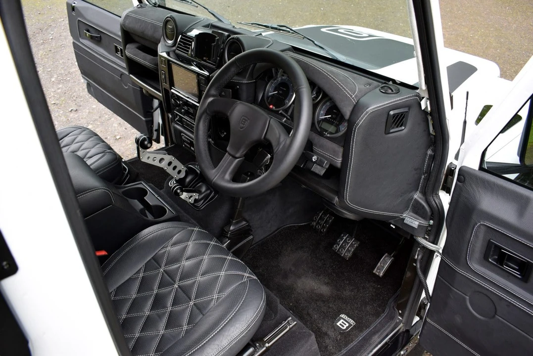 2014 Land Rover Defender 90 - Image 24 of 30