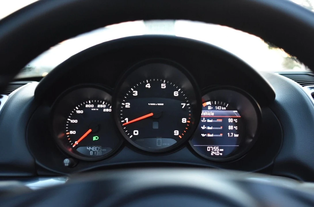 2014 Porsche 981 Boxster - Image 10 of 11