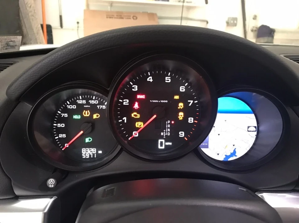 2014 Porsche 981 Boxster - Image 24 of 31