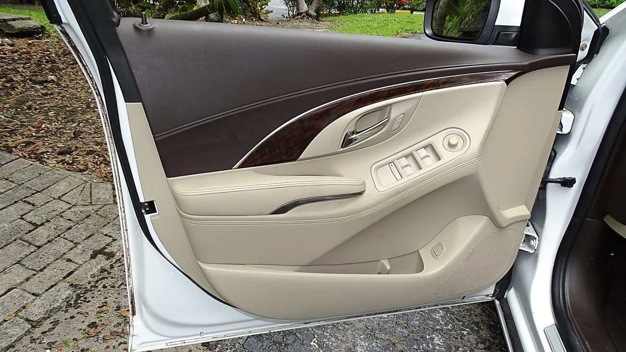 2014 Buick LaCrosse - Image 17 of 21