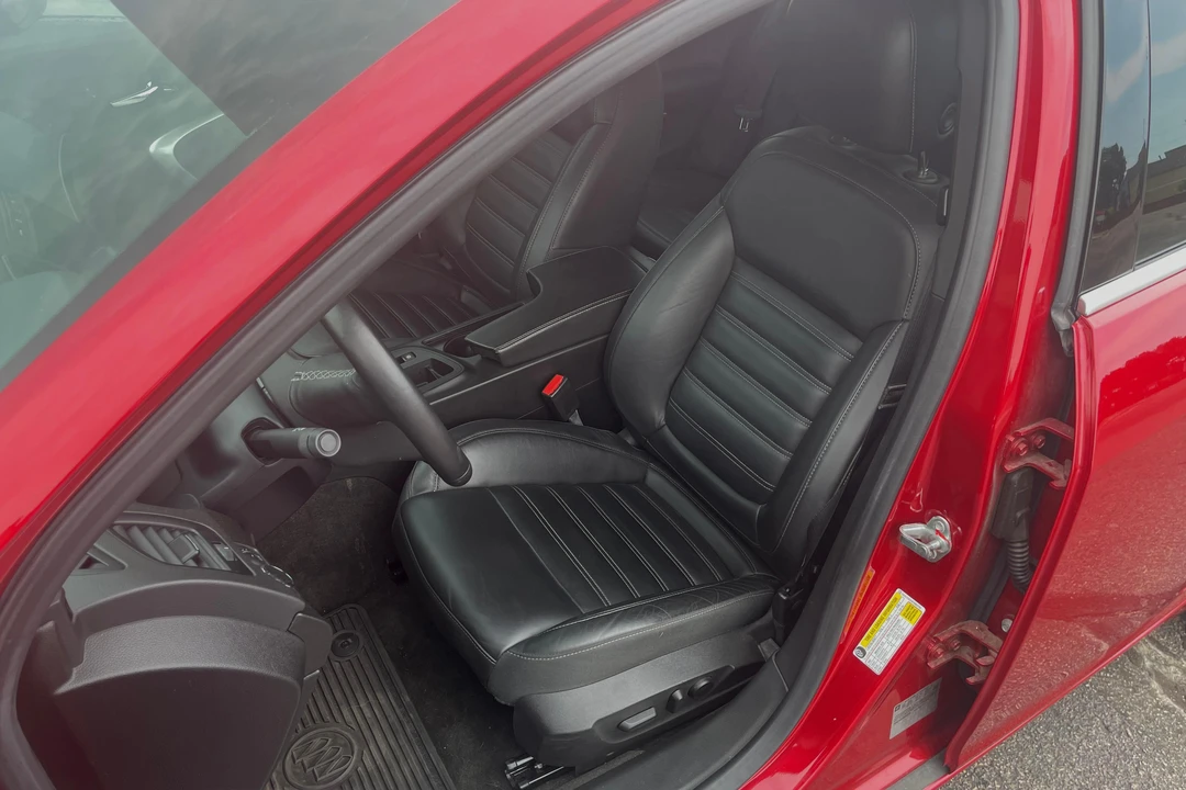 2014 Buick Regal - Image 29 of 31