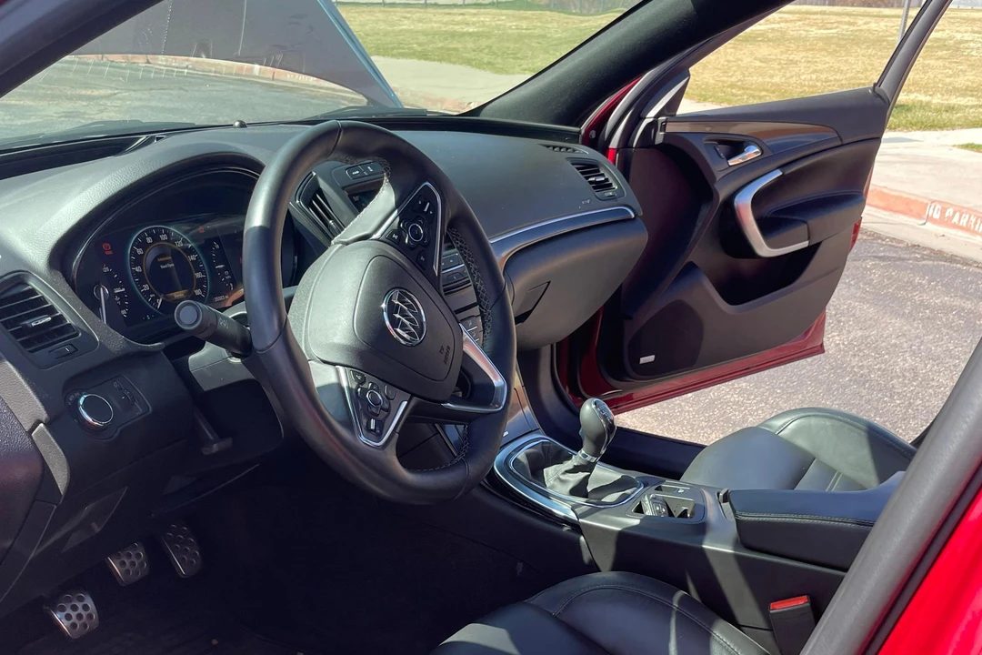 2014 Buick Regal - Image 28 of 31