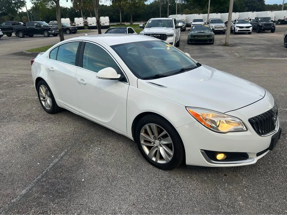 2014 Buick Regal - Image 2 of 13